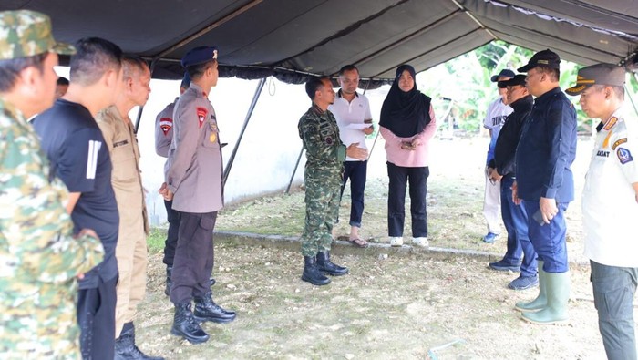 Bupati Kabupaten Bone Andi Asman Sulaiman bergerak cepat menangani dampak bencana banjir di wilayah Kota Watampone.