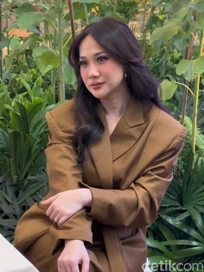Potret BCL Cantik & Awet Muda di Usia 43, Ini Rahasia Perawatan Tubuhnya