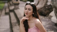 Menurut Ersya masih banyak orang yang belum menyadari beberapa tindakan yang mungkin dianggap biasa saja itu masuk dalam ranah pelecehan sesksual. Catcalling, bercandaan seksual, komentar yang mengobjektifikasi itu sudah termasuk. Itu seperti piramida yang bisa berkembang ke hal yang lebih serius, ujarnya. Foto: Instagram @ersyaurel