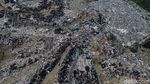 Gunungan Sampah Liar Cemari Kawasan Cilincing