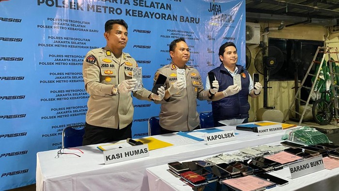 Jumpa Pers Kasus Sindikat Penadahan Hp