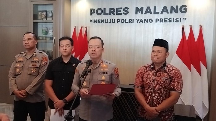 Kapolres Malang AKBP Muhammad Taat Resdi