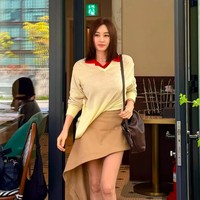 Dalam foto Insta Story, bintang ‘Under the Queens Umbrella’ tersebut memamerkan kaki jenjang saat mengenakan high heels yang juga menambah kesan mewah dan elegan. Foto: Instagram