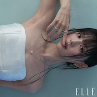 Bintang drama Korea Queen of Tears itu kembali menghadirkan soft bangs setelah sekian lama. Seperti karakter ikoniknya, Choi Ae Ra di Fight for My Way pada 2017. Foto: dok. ELLE Korea