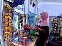 Kisah Penyintas Bencana Aceh Bangkit Lewat Usaha Jajanan di Huntara