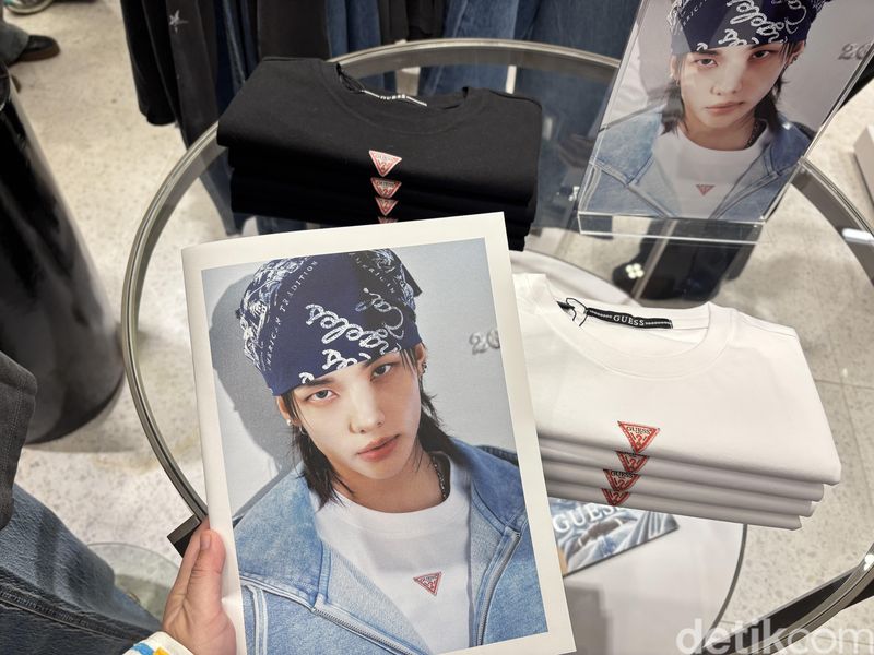 Koleksi GUESS X Hyunjin hadir secara eksklusif di Grand Indonesia Jakarta mulai 8 Mei 2026.