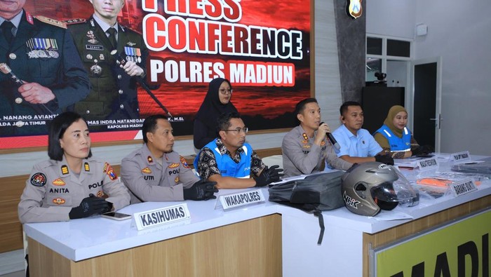 Konferensi pers di Polres Madiun