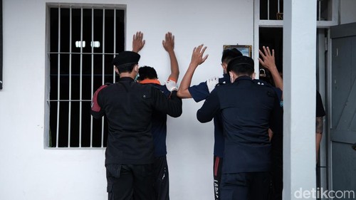 Lapas Kelas IIB Tabanan melakukan razia terhadap peredaran barang terlarang di dalam lapas, Jumat (8/5/2026).