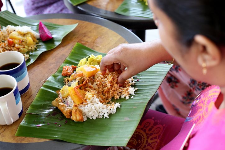 Terlihat Sederhana, Makan Pakai Tangan Punya 5 Efek Positif untuk Tubuh