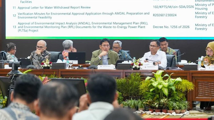 Menkeu Purbaya Yuhdi Sadewa saat memimpin sidang debottlenecking Satgas Percepatan Program Strategis Pemerintah (P2SP), Kamis (7/5).
