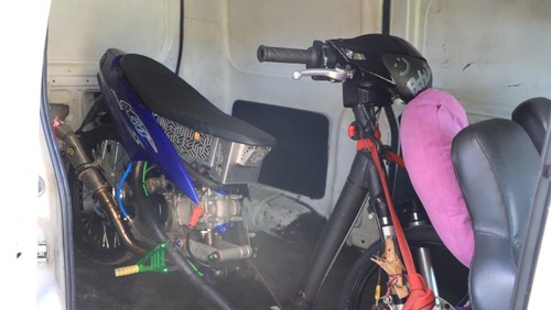 Sebuah motor drag dalam mobil box yang diamanlan Polres Klungkung di Jembatan Merah, Kawasan PKB, Klungkung, Bali, Rabu (8/5/2026). Dok. Humas Polres Klungkung.