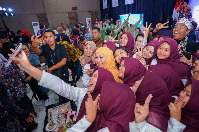 Pemprov Jatim Siapkan Beasiswa untuk Ratusan Ribu Siswa