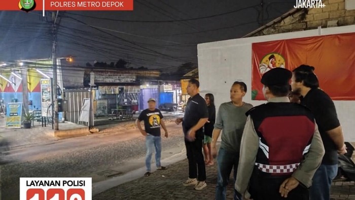 Polisi saat mendatangi lokasi pemalakan di Depok (dok. Istimewa)
