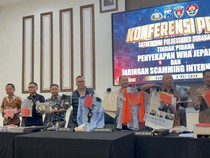 Video: Polisi Tangkap 44 WNA Jaringan Scamming Internasional di Surabaya