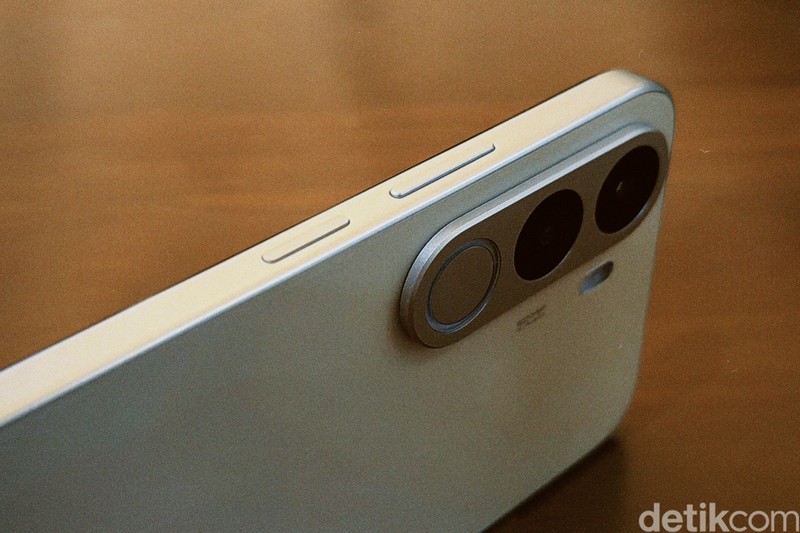 Realme C100i