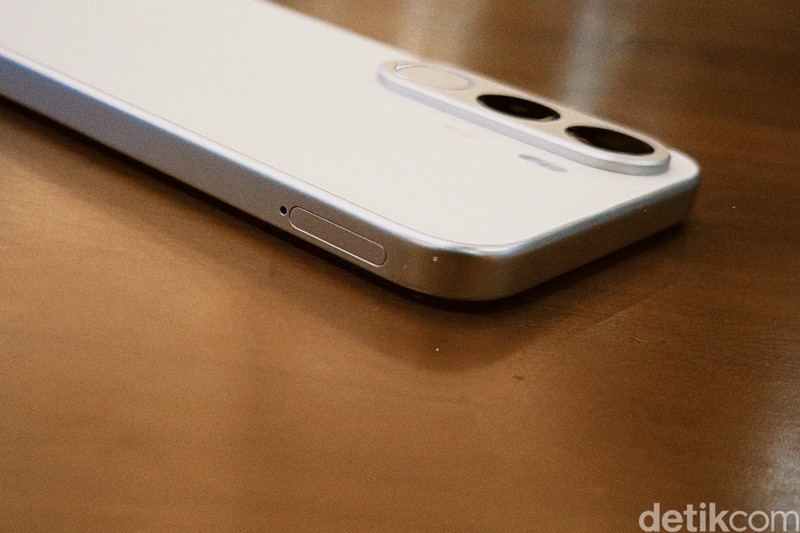 Realme C100i