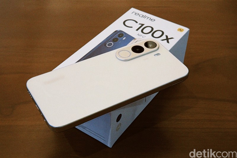 Realme C100i