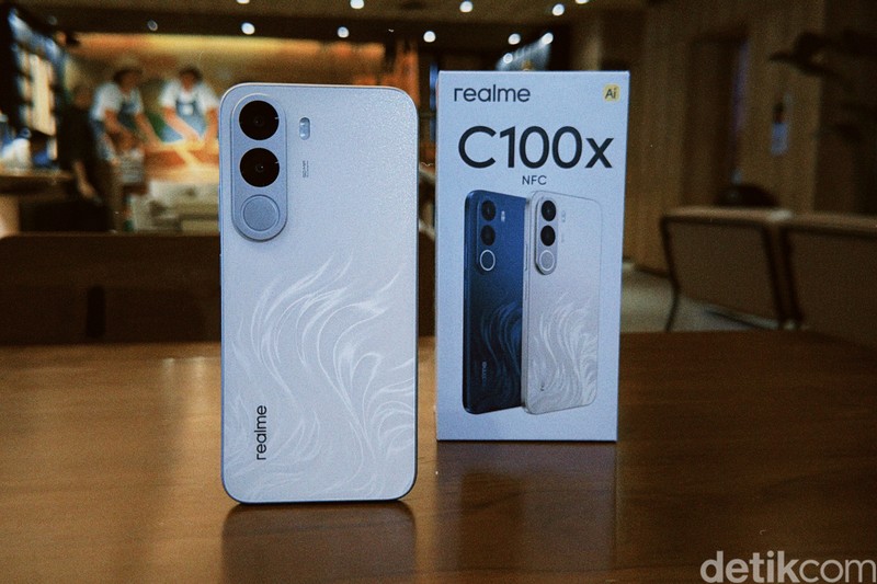 Realme C100i