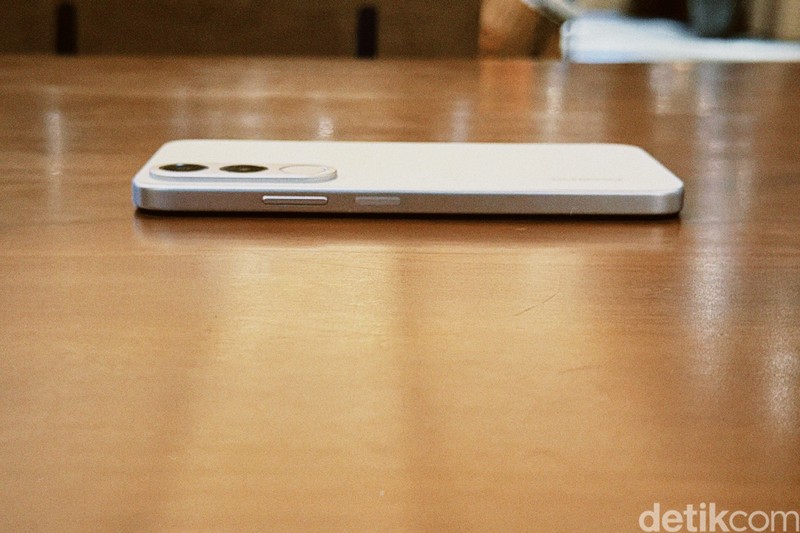 Realme C100i