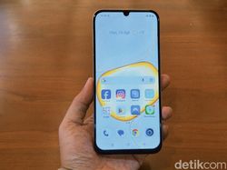 Realme C100x: HP Rp 3 Jutaan Baterai 8.000 mAh