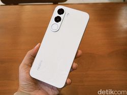 Realme C100x: HP Rp 3 Jutaan Baterai 8.000 mAh