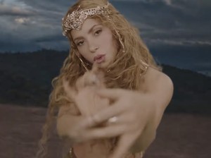 Rinaldy Yunardi Kembali Dipilih Shakira, Karyanya Tampil di Video Choka Choka