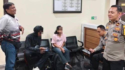 Siswi berinisial NPSI dan pacarnya mendatangi Polresta Denpasar sebelum dijemput untuk dibawa ke rumahnya di Karangasem, Jumat (8/5/2026). (Foto: Dok. Polsek Manggis)