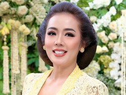Potret Soimah di Prosesi Siraman Anak, Anggun Berkebaya Kuning & Sanggul