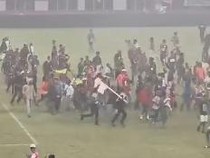 Persipura Gagal Promosi ke Super League Bikin Suporter Rusak Stadion-Bakar Mobil