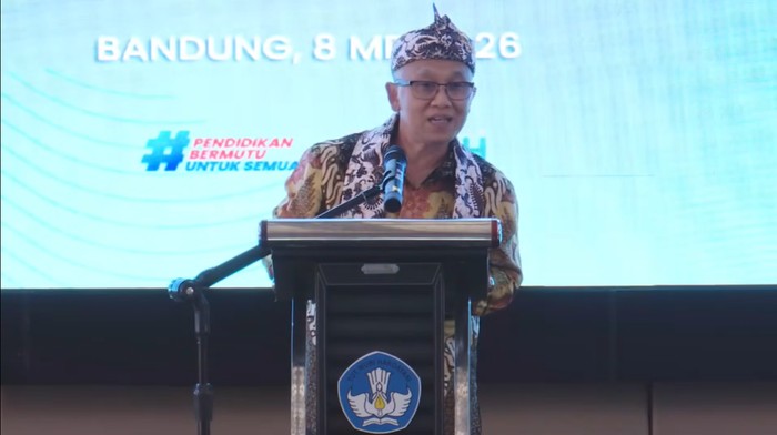 Wamendikdasmen Atip Latipulhayat beri pesan untuk guru pengajar mapel bahasa Inggris di tingkat SD.