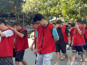 44 WNA Ditangkap dalam Kasus Scamming Jaringan Internasional di Surabaya
