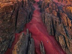 15 Foto yang Bikin Kamu Ngira Ini Planet Lain, Padahal Masih di Bumi