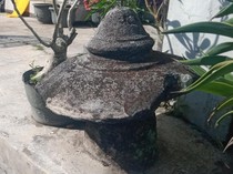 Cerita Batu Chattra Candi Jadi Hiasan di Pekarangan Rumah Warga Klaten