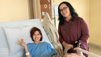 Chika Jessica mendapat banyak doa dari teman-teman artis di media sosialnya. Gak jarang, mereka juga bertanya soal sakit yang membuat Chika harus menjalani tindakan. detikcom sudah menghubungi contact person yang tercantum, tapi belum ada penjelasan tentang kondisi yang dialami Chika Jessica. (Foto: Instagram @chikajessica88)