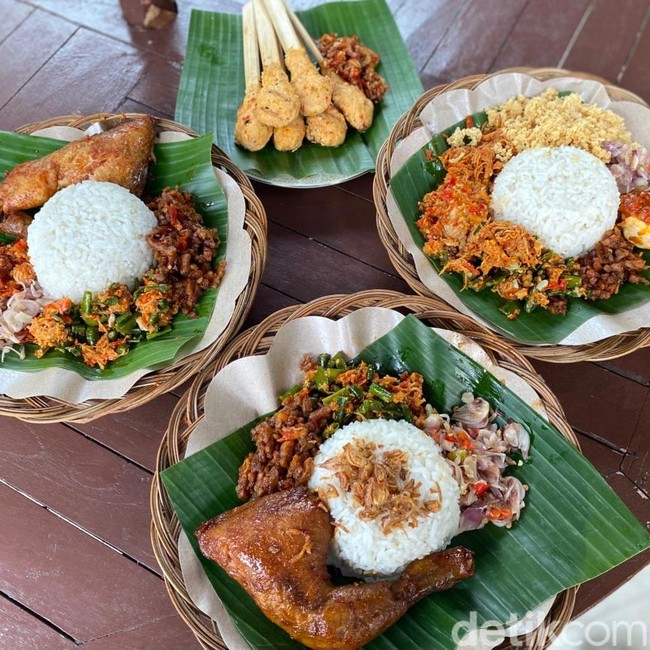 Blusukan Sarapan Nasi Jinggo dan Ayam Bakar Bali di dalam Perumahan