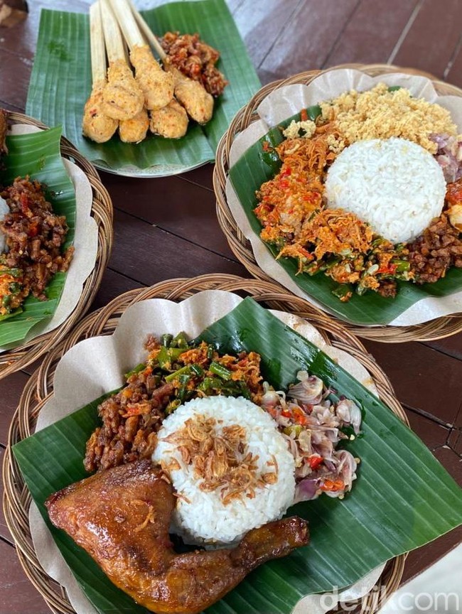 Blusukan Sarapan Nasi Jinggo dan Ayam Bakar Bali di dalam Perumahan