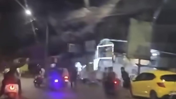 Geng motor serang pedagang di Pasar Senggol Makassar.