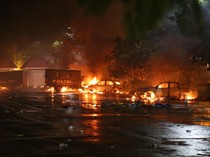 Ricuh Usai Persipura Vs Adhyaksa FC, 25 Mobil Dibakar dan 27 Motor Polisi Hilang