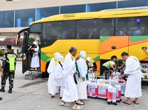 1 Jemaah Haji Sumsel Tertunda Berangkat, Kloter 11 Pakai Seragam Ihram
