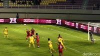 Super League: Ditahan Persebaya, Persis Terbenam di Zona Merah