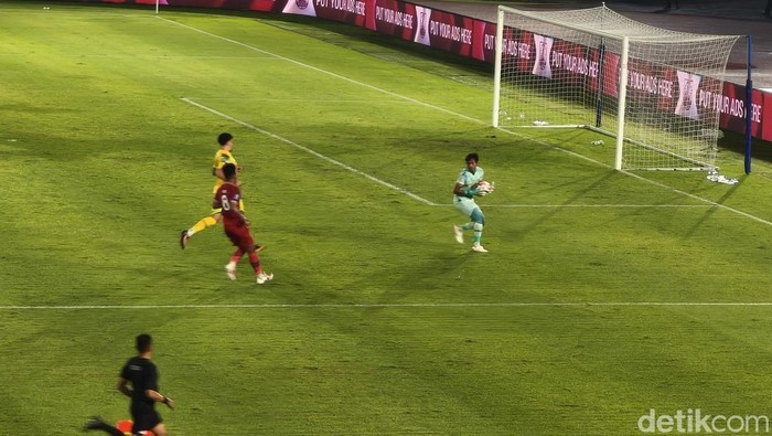 Laga Persis Solo melawan Persebaya pada pekan ke-32 Super League 2025/2026, di Stadion Manahan, Kota Solo, Sabtu (9/5/2026).