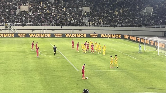 Laga Persis vs Persebaya di Stadion Manahan Solo