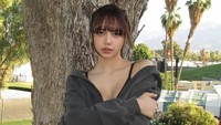 Lisa BLACKPINK bakal manggung di Piala Dunia 2026 bikin netizen gak sabar. Selamat ya beib, cant wait liat performnya lisa, komen @_frieda_327. Bangga banget, saya gak bisa menunggu, sahut yang lainnya. (Foto: dok Instagram lalalalisa_m)