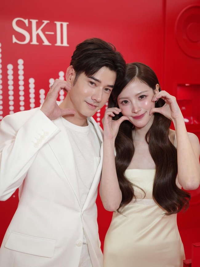 Menyusul popularitas Crazy Little Thing Called Love, Mario Maurer dan Baifern Pimchanok juga beradu akting dalam film romantis Netflix, AI Love You pada 2022. Foto: Instagram