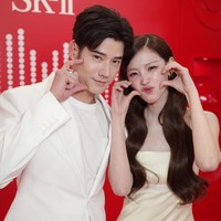 Aging like fine wine. Mario Maurer dan Baifern Pimchanok terlihat awet muda, seolah tak menua sejak penayangan Crazy Little Thing Love, 16 tahun lalu. Sang aktor kini menginjak usia 37 tahun dan Baifern berusia 33 tahun. Foto: Instagram