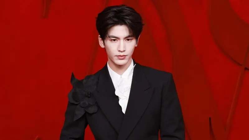 Mirip Aktor 'Dracin' Zhang Linghe, Penjual Es Bola Ubi Ini Mendadak Viral Mirip Aktor 'Dracin' Zhang Linghe, Penjual Es Bola Ubi Ini Mendadak Viral