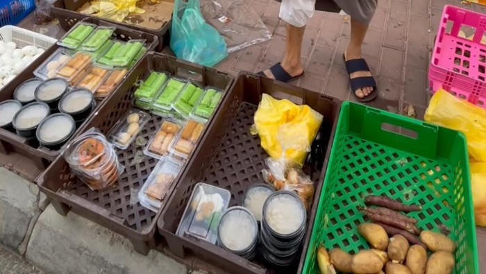 Salah satu pasar kaget di kawasan Syisyah, tepatnya di sekitar sektor 1 pemondokan jemaah haji Indonesia. (Media Center Haji 2026)