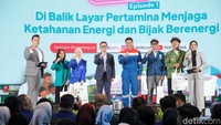 Kegiatan ditutup dengan foto bersama.