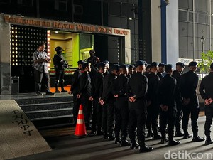 Ratusan WNA Diamankan di Perkantoran Hayam Wuruk Diduga Terkait Judi Online