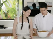 Kompak Banget! Alyssa Daguise dan Al Ghazali Masak Pasta Bareng